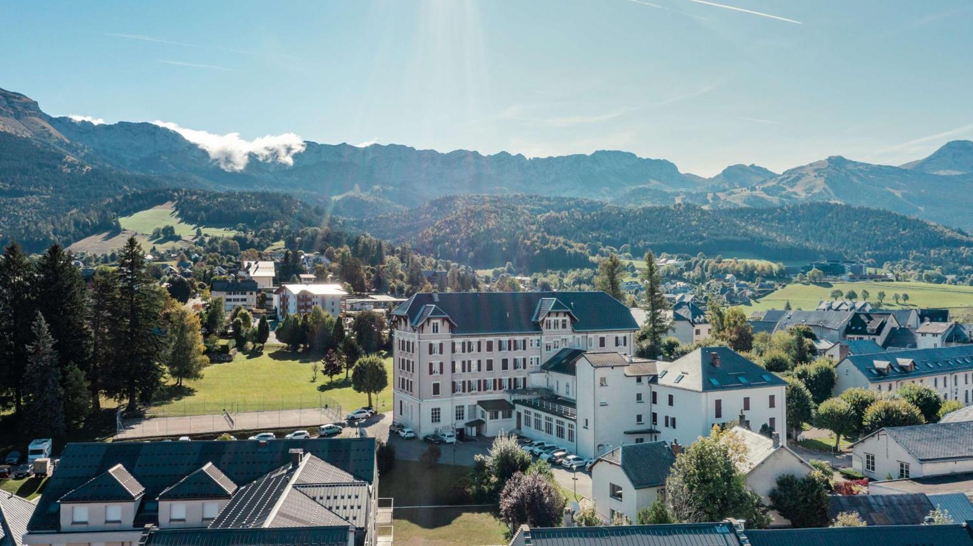 Western Grand De Paris & Hotel Villard-de-Lans