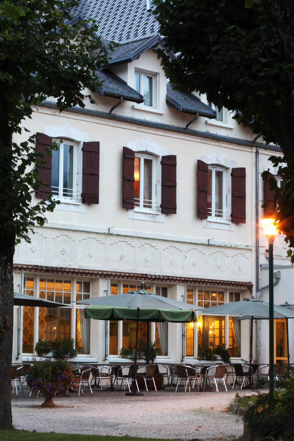 Western Grand De Paris & 3*