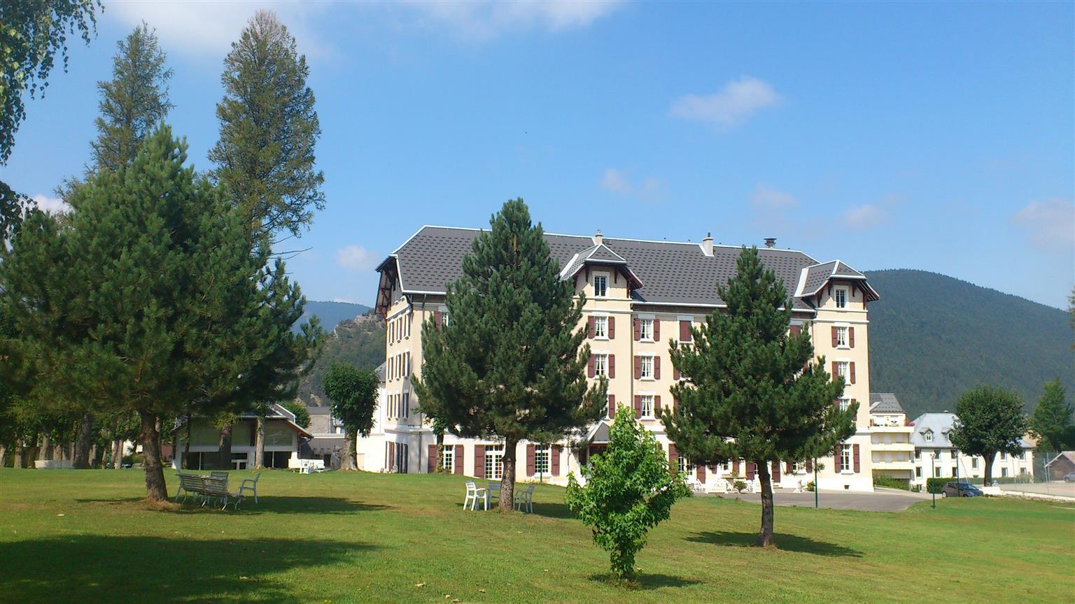 Western Grand De Paris &